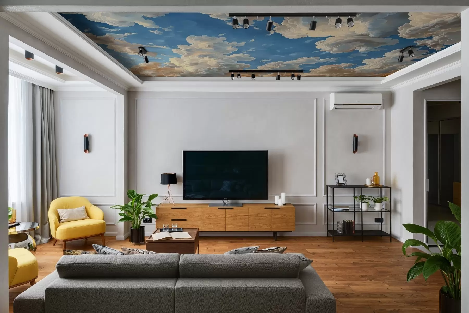 murales de pared Nubes ondulantes en cálidos tonos crema, melocotón suave y pálido, sobre un cielo azul intenso y vibrante w01583