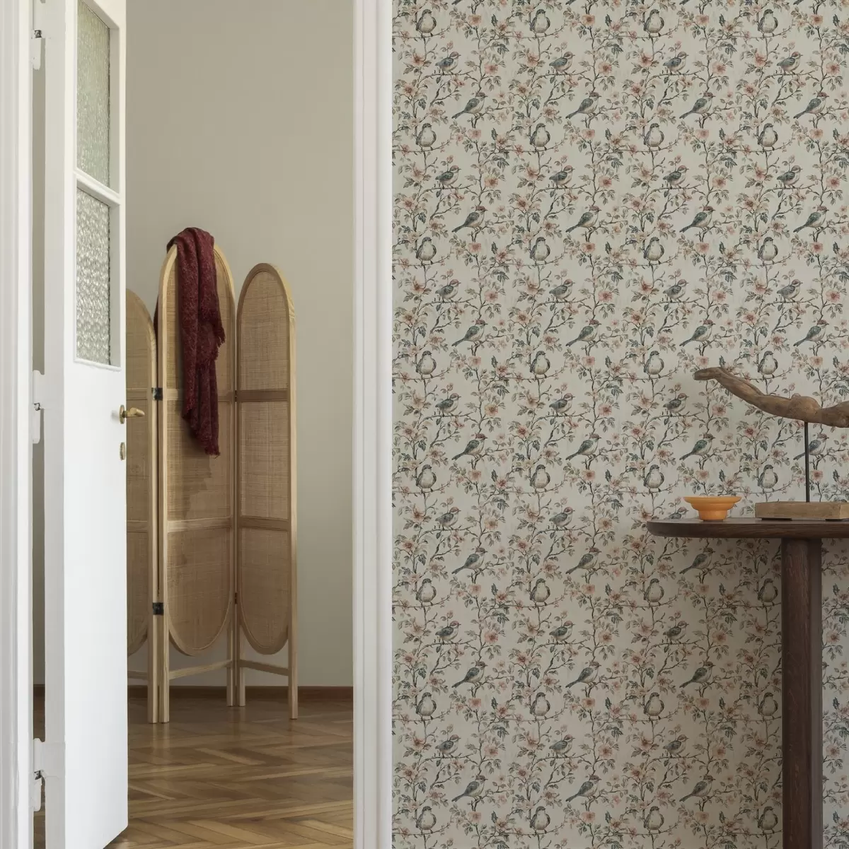 Papel pintado Pájaros sobre ramas con flores en estilo acuarela retro a00197