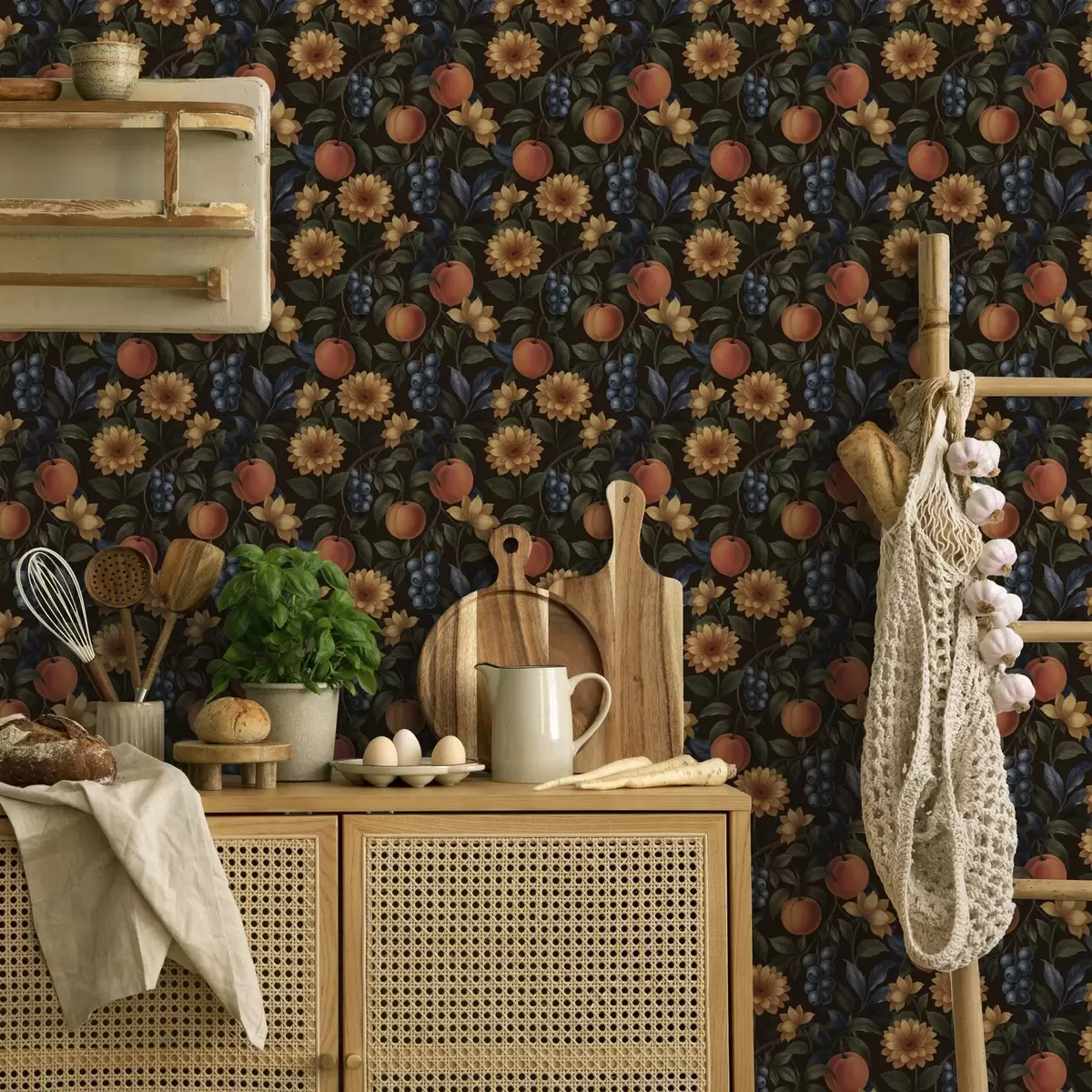Papel pintado Frutas y flores doradas sobre fondo botánico oscuro a00395