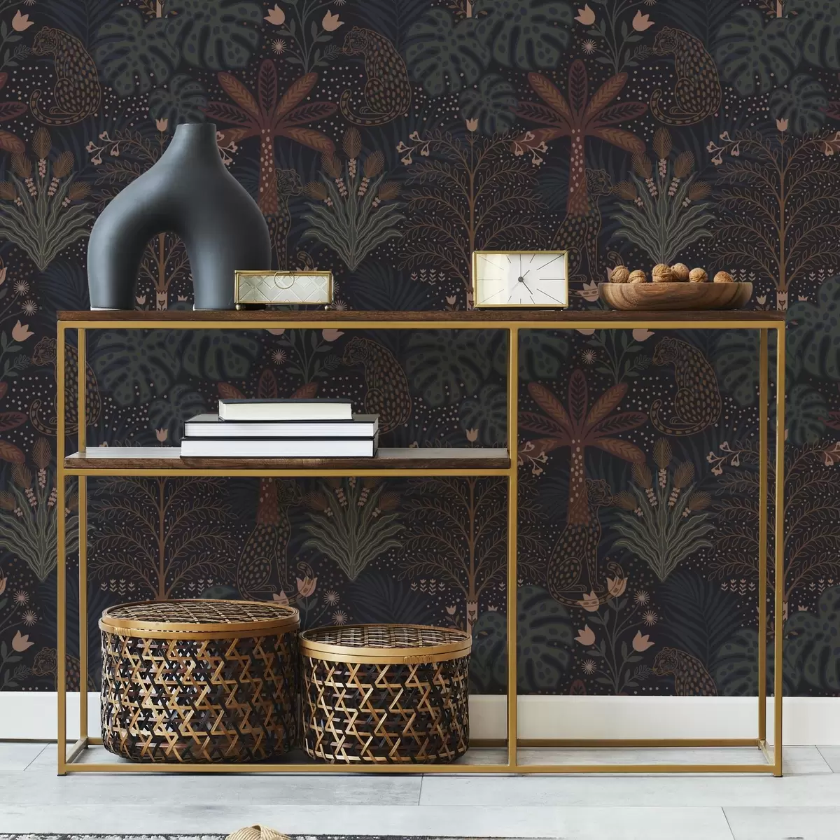 Papel pintado Selva oscura con leopardos palmeras y flores a00424