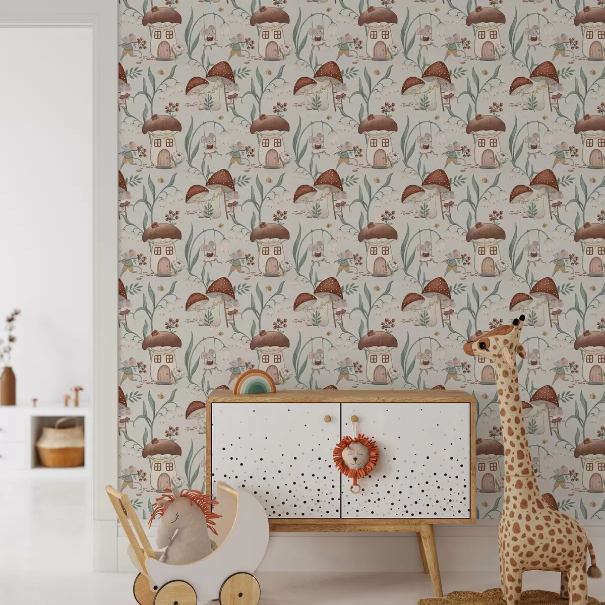 Papel pintado Simpáticos ratones y setas sobre el fondo de un elegante paisaje forestal a00450