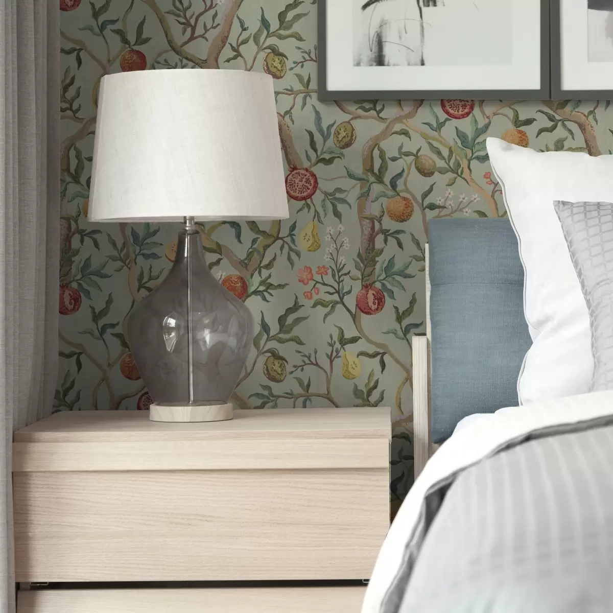 Papel pintado Granadas, peras y flores sobre fondo verde pálido a00465