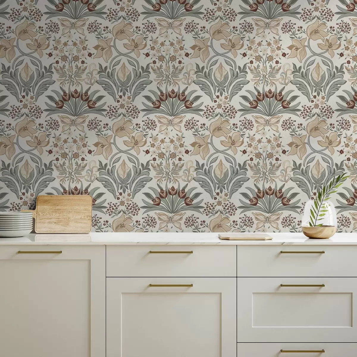 Papel pintado Lirios decorativos y una mariposa sobre fondo crema a00500