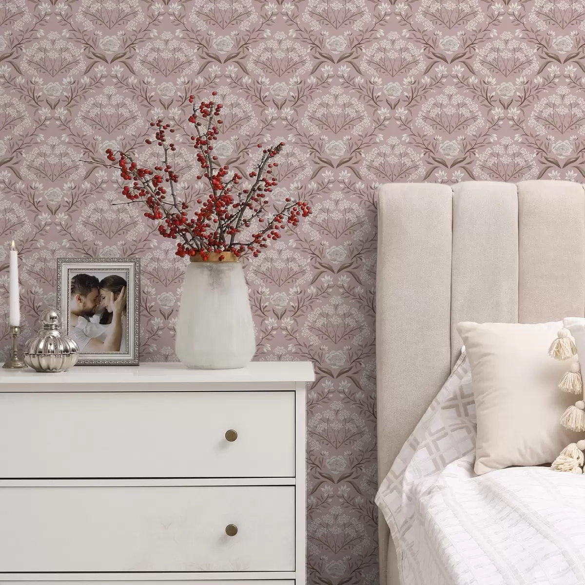Papel pintado Damasco rosa: peonías, campanillas de invierno y racimos de encaje a00603