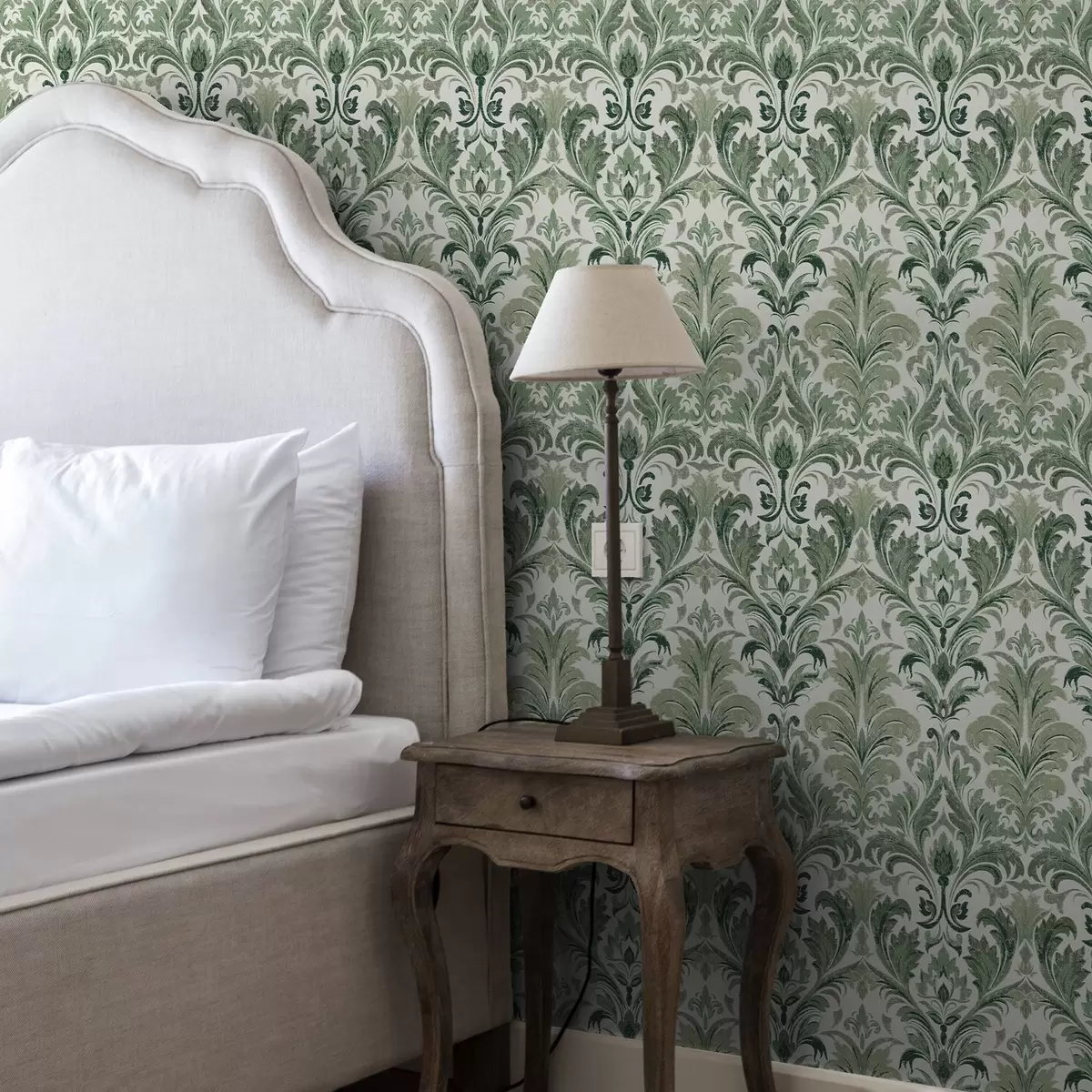 Papel pintado Damasco verde con textura en relieve sobre fondo claro a00692