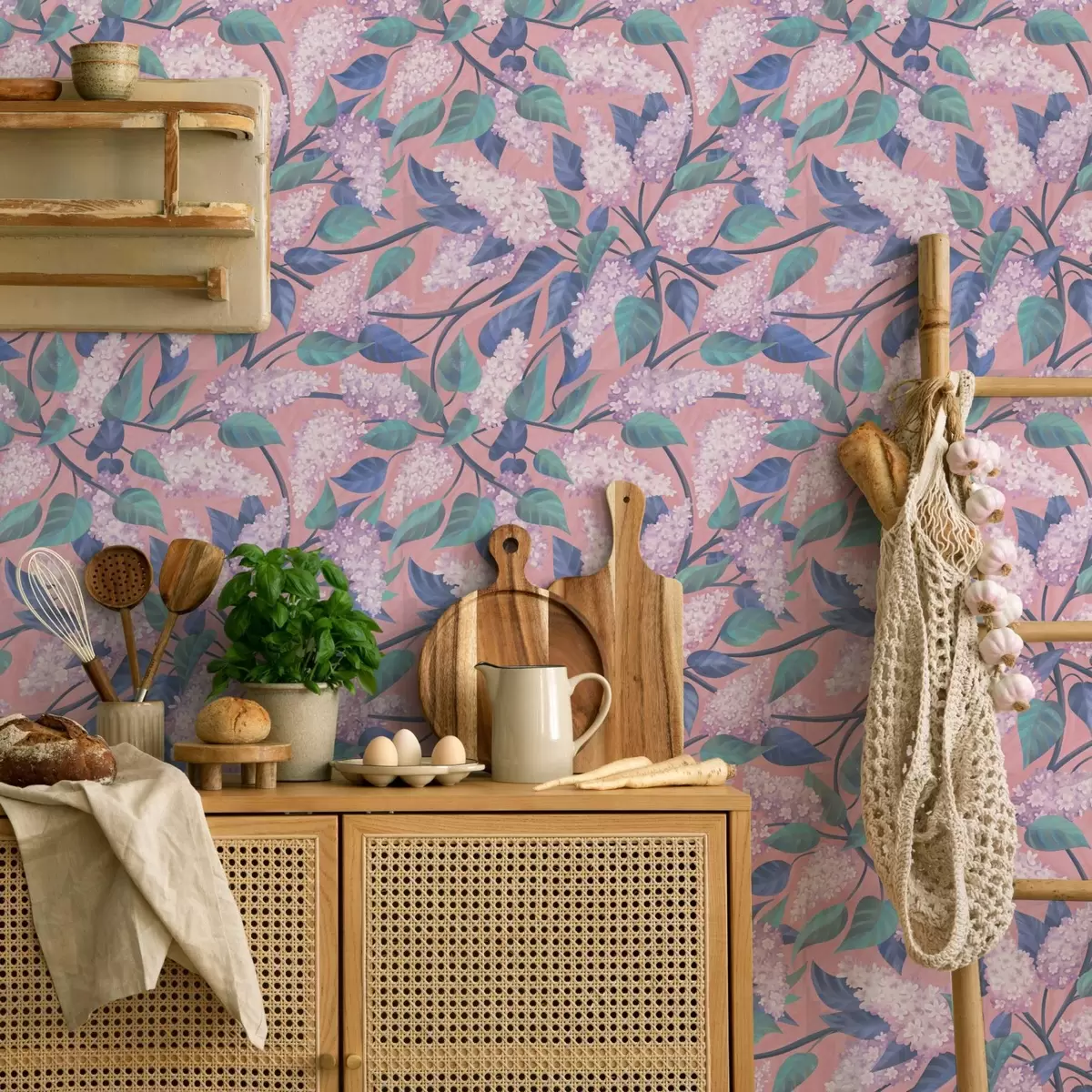 Papel pintado Delicadas flores lilas sobre fondo rosa, ambiente primaveral a00797