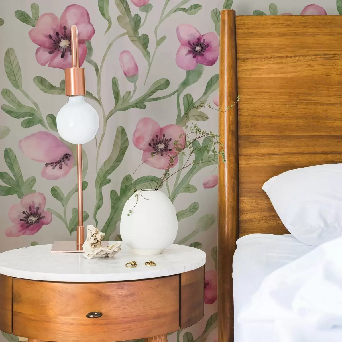 Papel pintado Delicadas amapolas rosas con hojas en técnica acuarela a00830