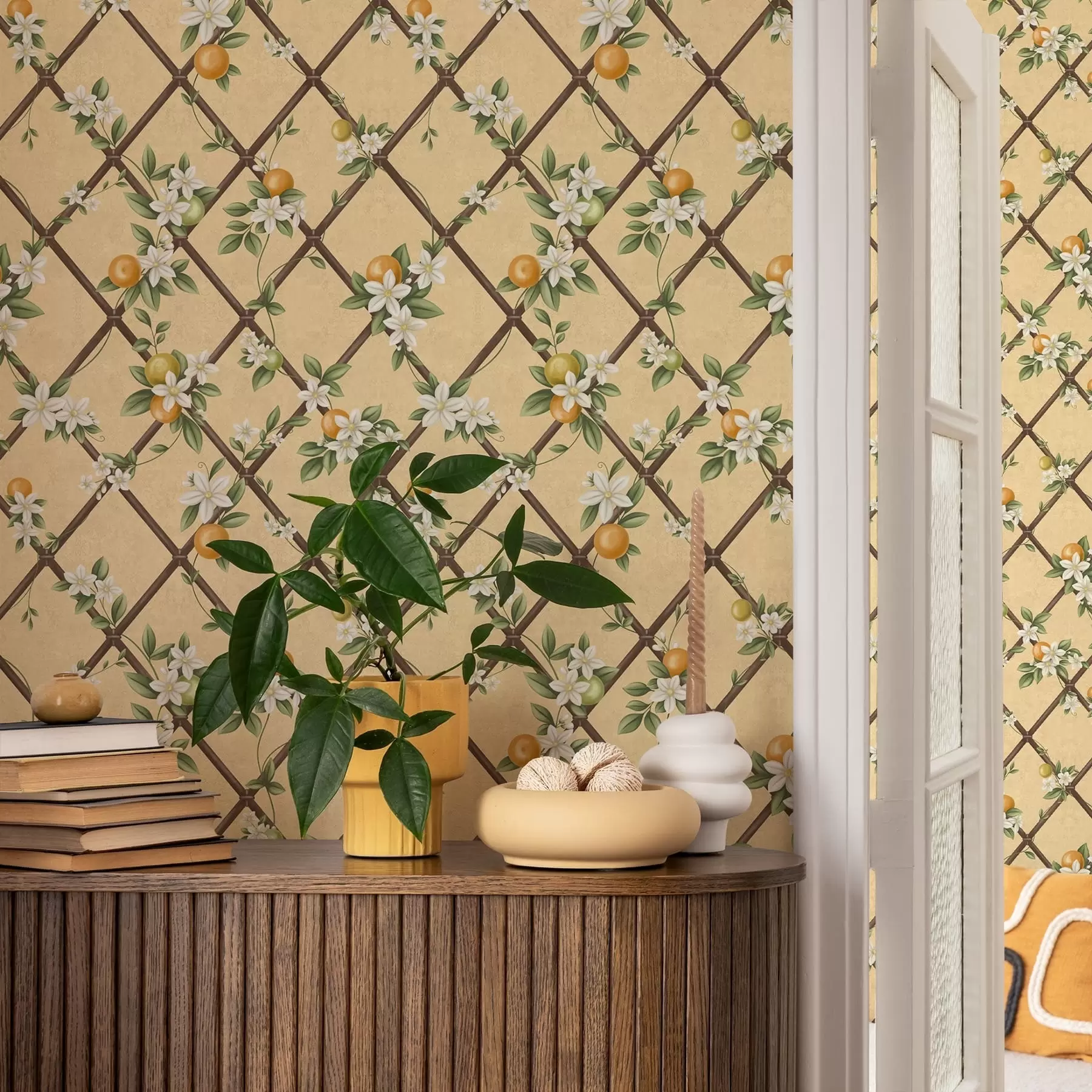 murales de pared Flores y cítricos sobre un fondo color crema con un enrejado a01261v2