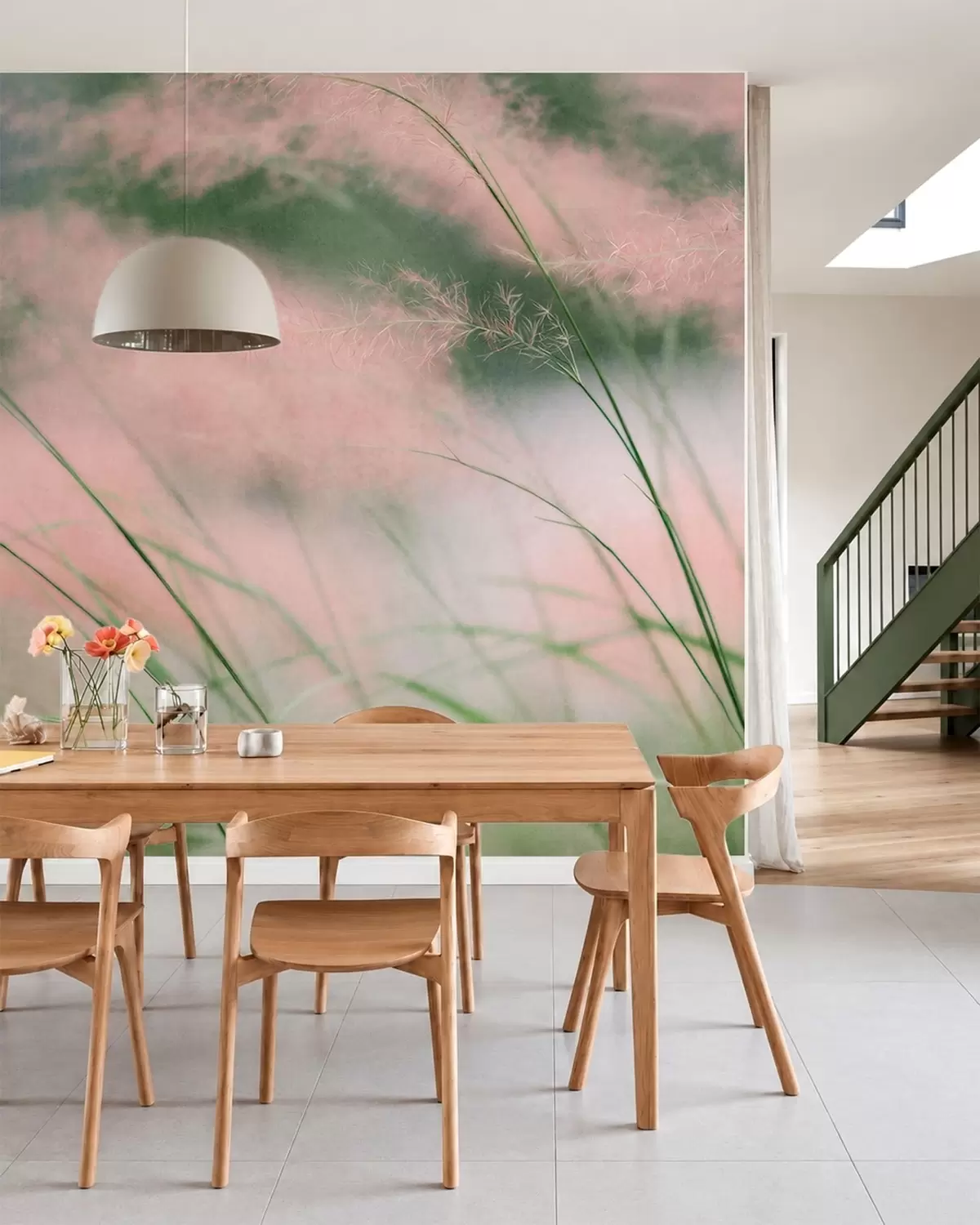 murales de pared Delicadas hierbas rosadas sobre un fondo verde suave w05886v1
